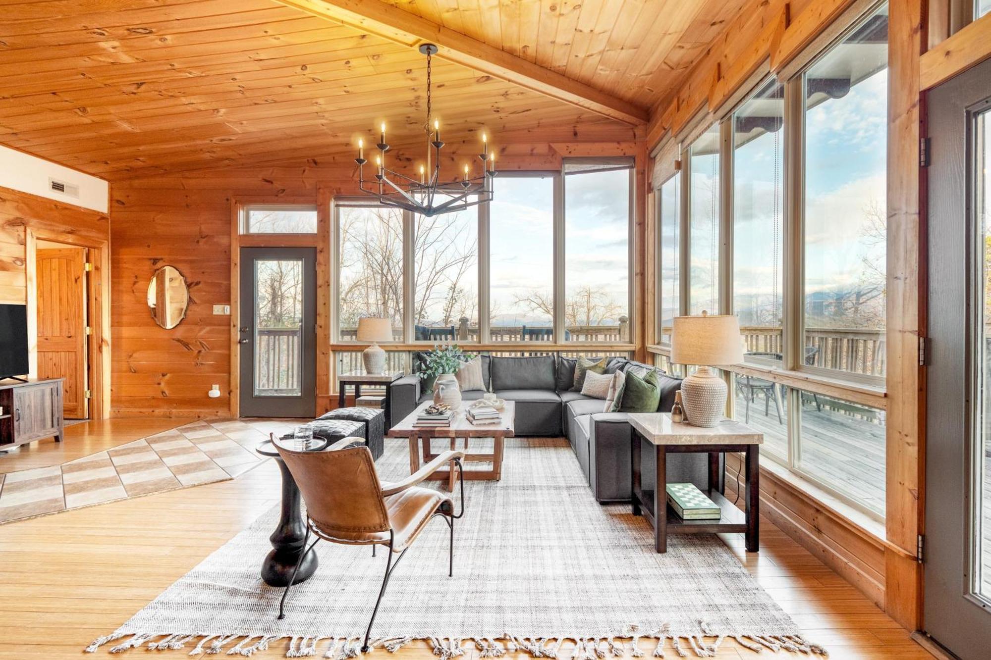Chestnut By Avantstay Mountain Cabin W Treetop Views Hot Tub Game Room 蓋特林堡 外观 照片