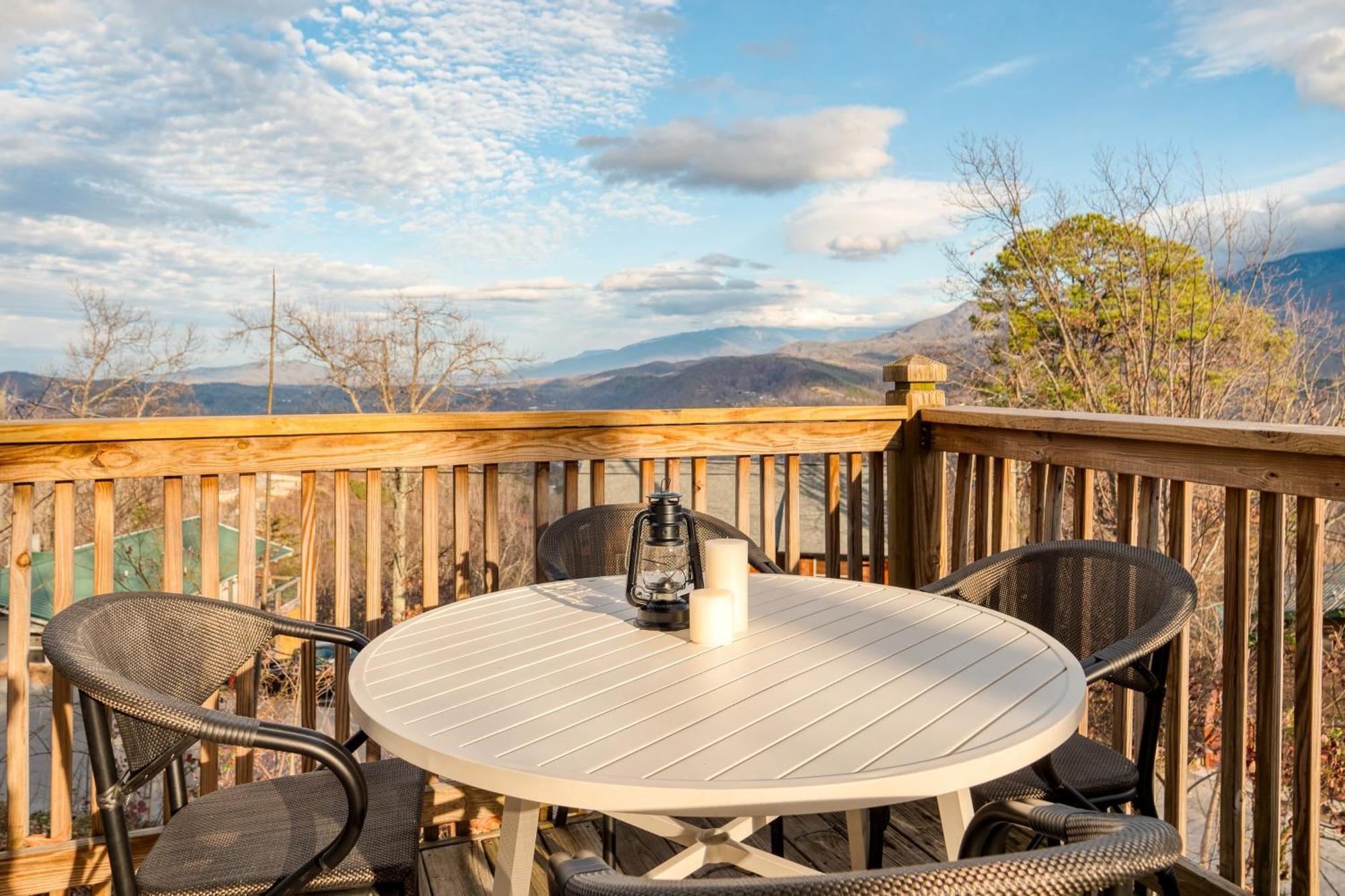 Chestnut By Avantstay Mountain Cabin W Treetop Views Hot Tub Game Room 蓋特林堡 外观 照片