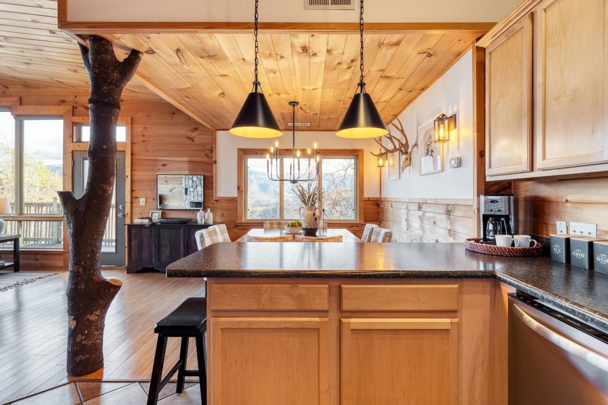 Chestnut By Avantstay Mountain Cabin W Treetop Views Hot Tub Game Room 蓋特林堡 外观 照片