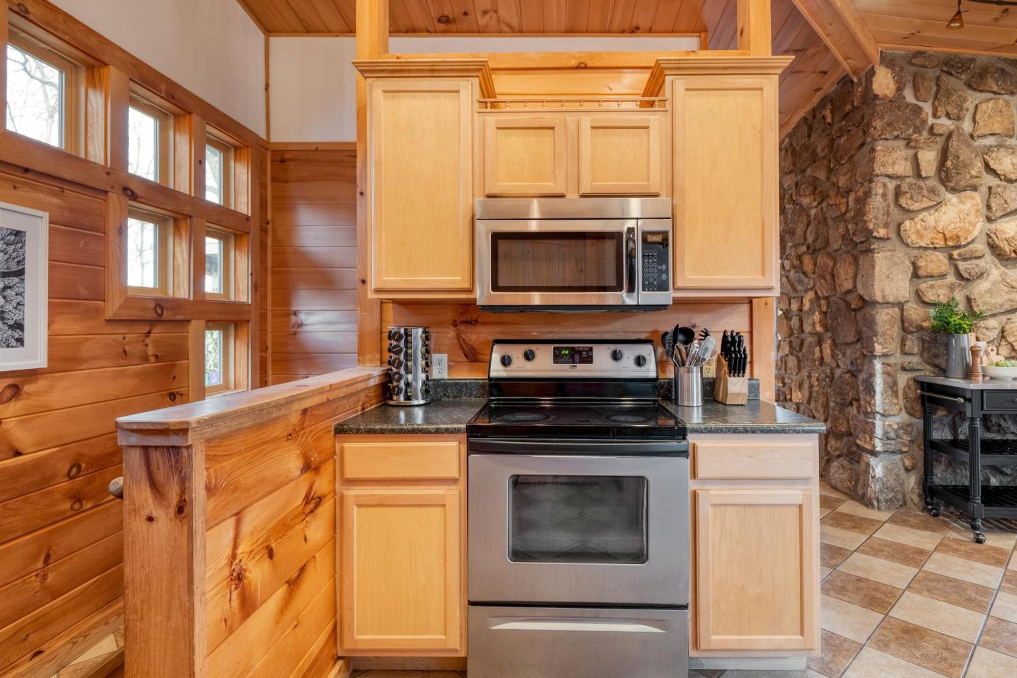 Chestnut By Avantstay Mountain Cabin W Treetop Views Hot Tub Game Room 蓋特林堡 外观 照片