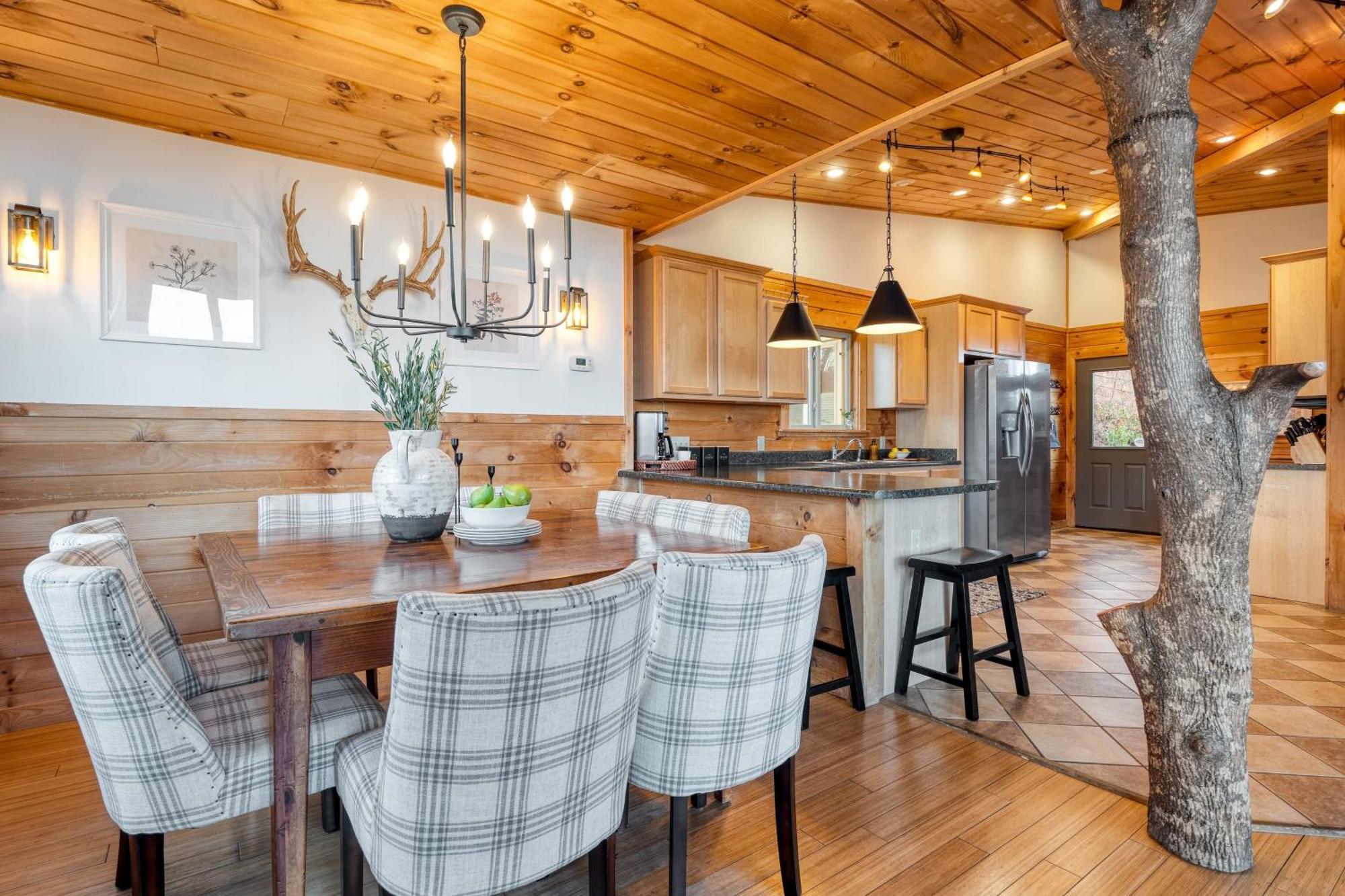 Chestnut By Avantstay Mountain Cabin W Treetop Views Hot Tub Game Room 蓋特林堡 外观 照片