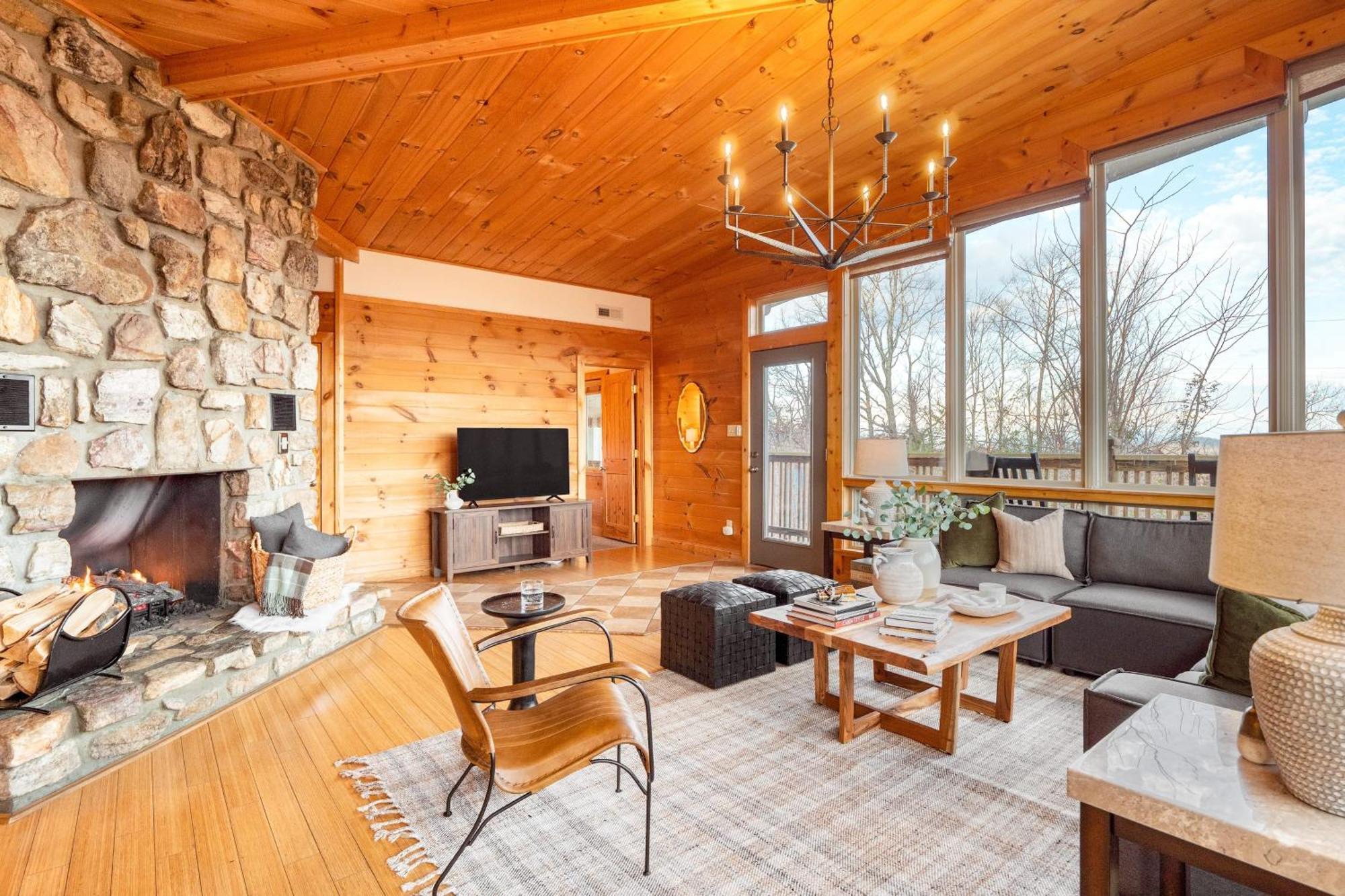 Chestnut By Avantstay Mountain Cabin W Treetop Views Hot Tub Game Room 蓋特林堡 外观 照片